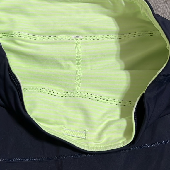 Lululemon Pace Rival Skirt II *4-way Stretch (Regular)
Naval Blue Size 4 - Picture 3 of 9